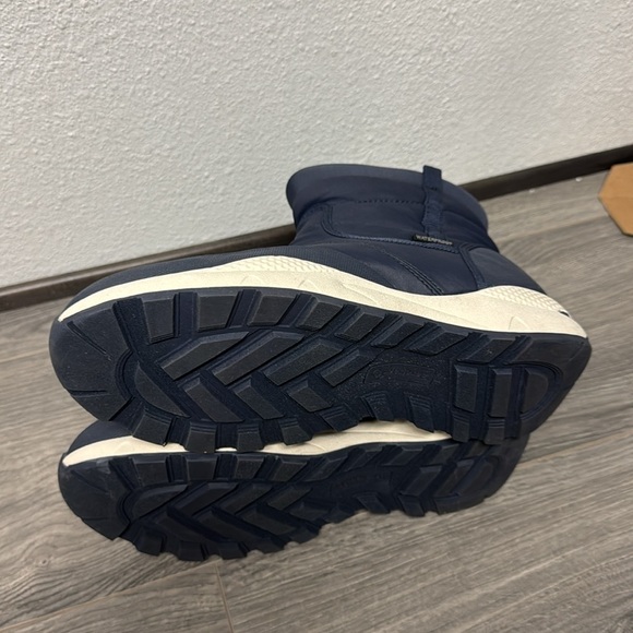 Baretraps Darra Waterproof Cold Weather Boots - Picture 3 of 9